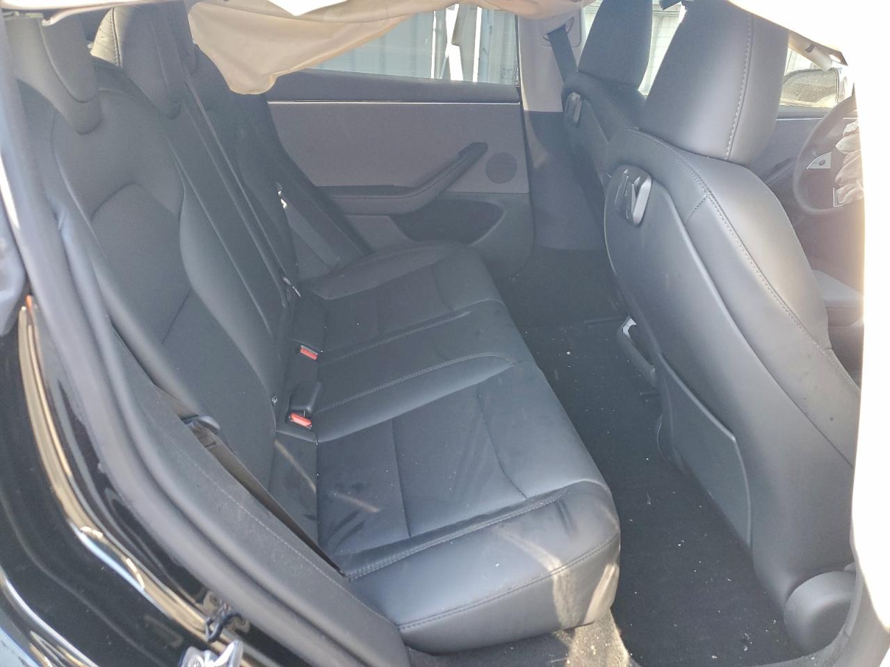 Tesla Model 3 Image 7