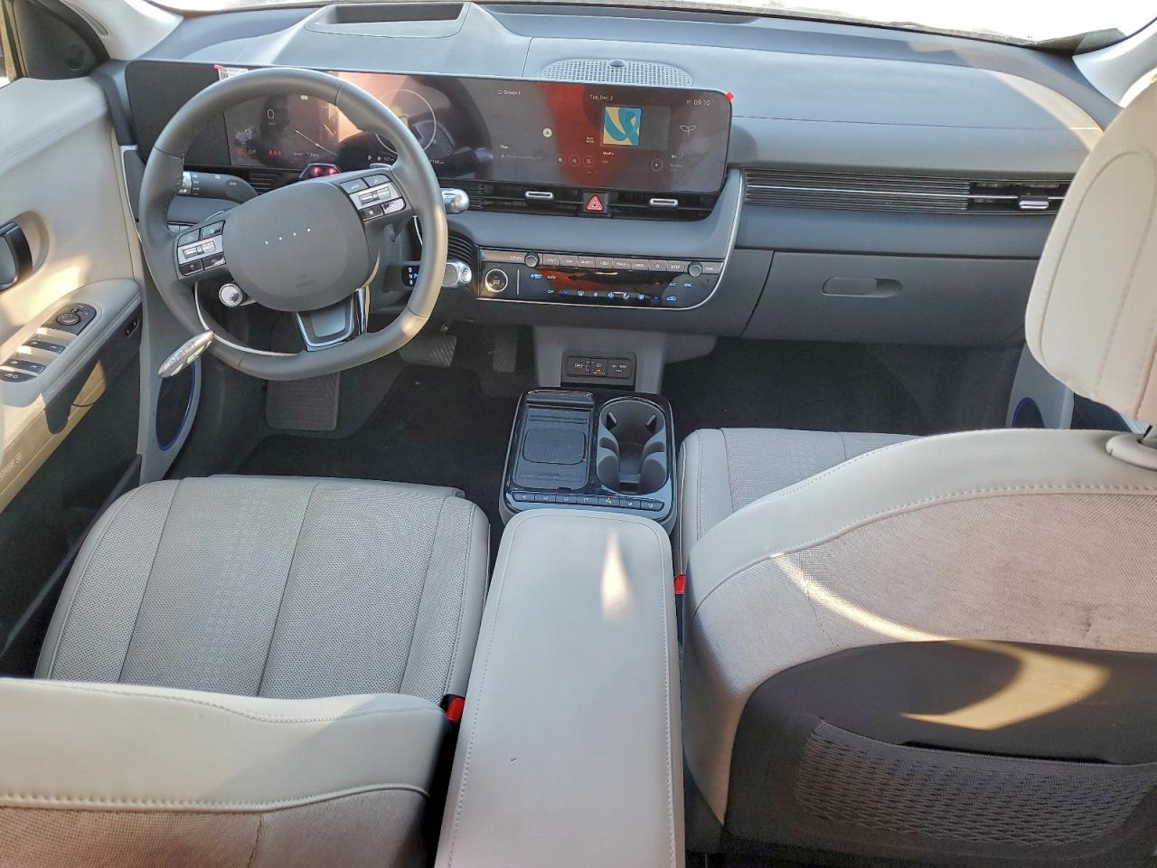 Hyundai Ioniq Limited Image 3