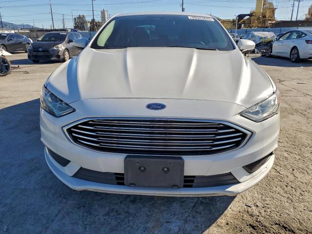 Ford Fusion Se Hybrid Image 3