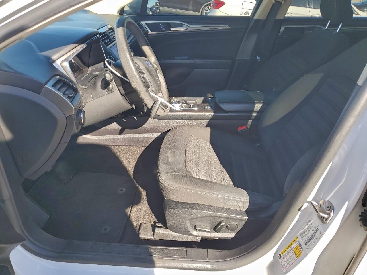 Ford Fusion Se Hybrid Image 8