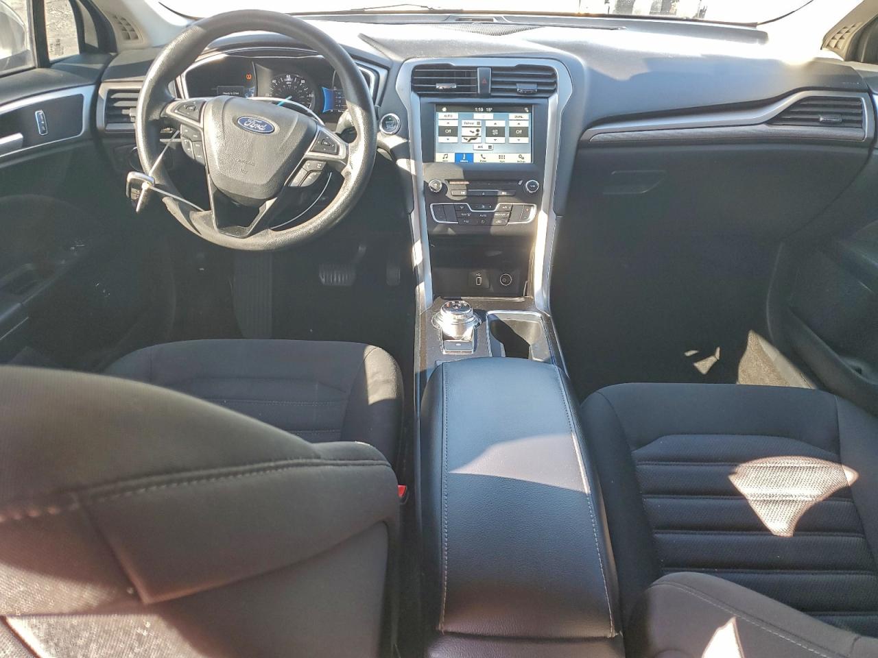 Ford Fusion Se Hybrid Image 7