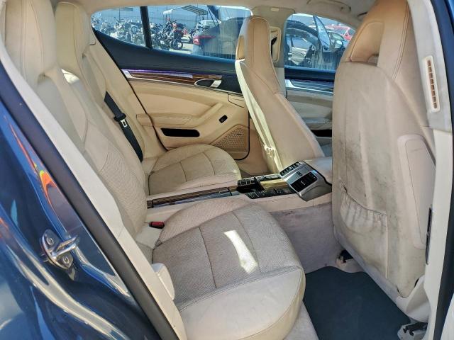 Porsche Panamera S Image 11