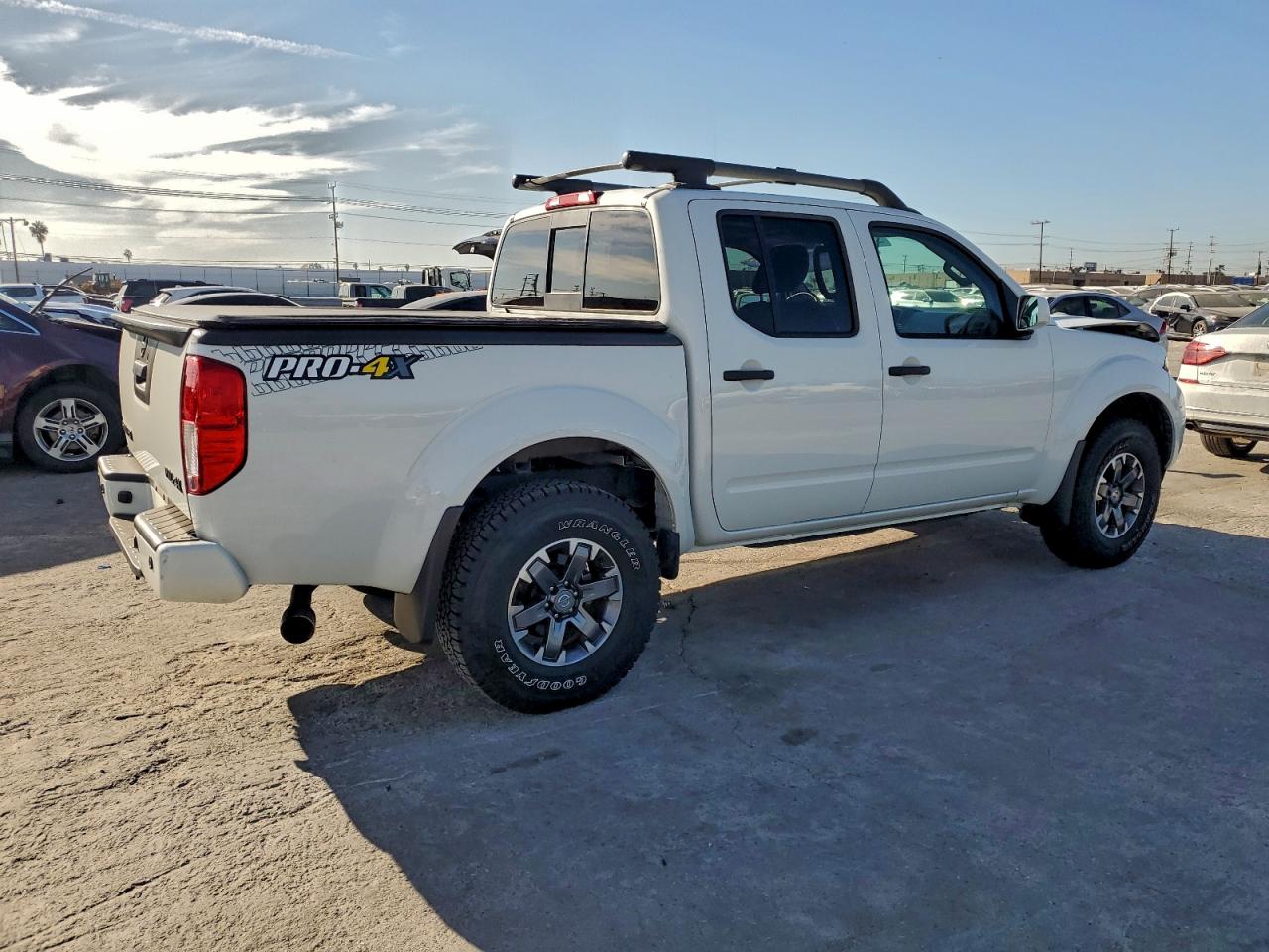 Nissan Frontier S Image 6