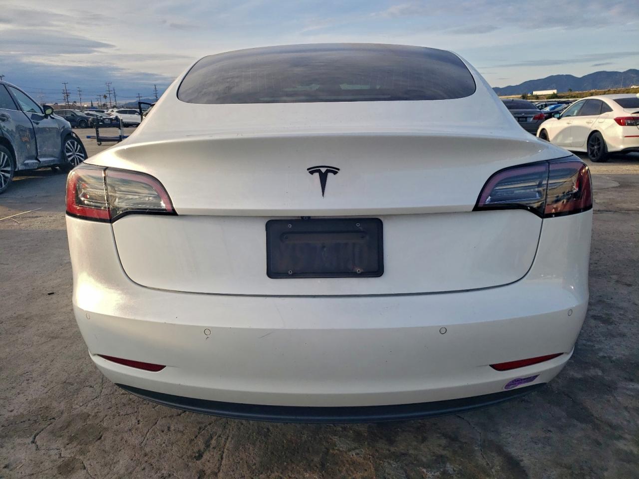 Tesla Model 3 Image 8
