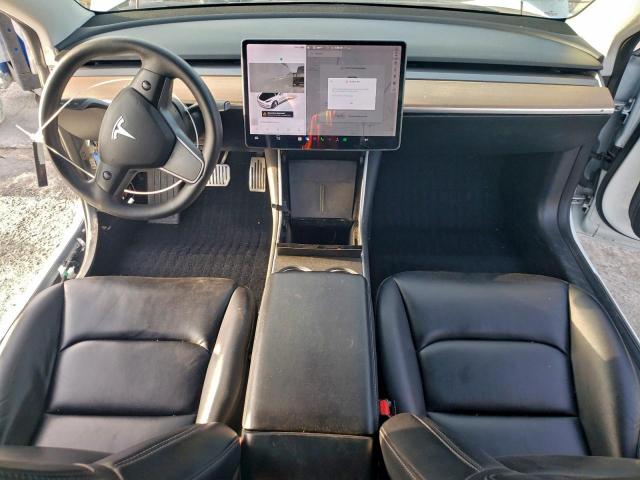 Tesla Model 3 Image 6