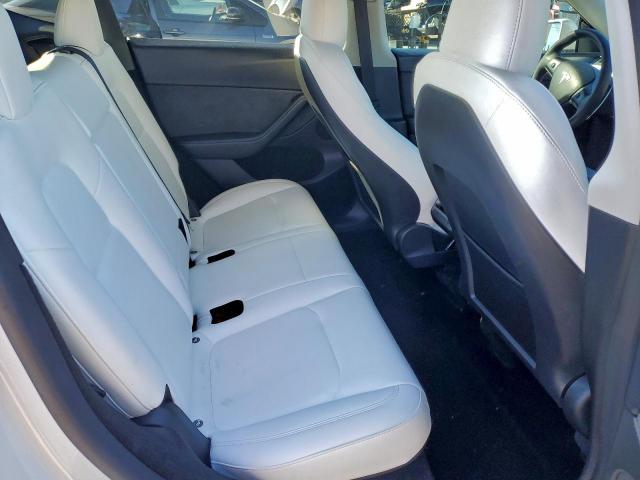 Tesla Model Y Image 9