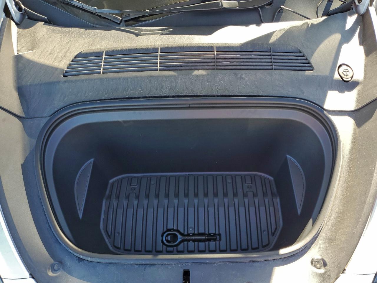 Tesla Model Y Image 4