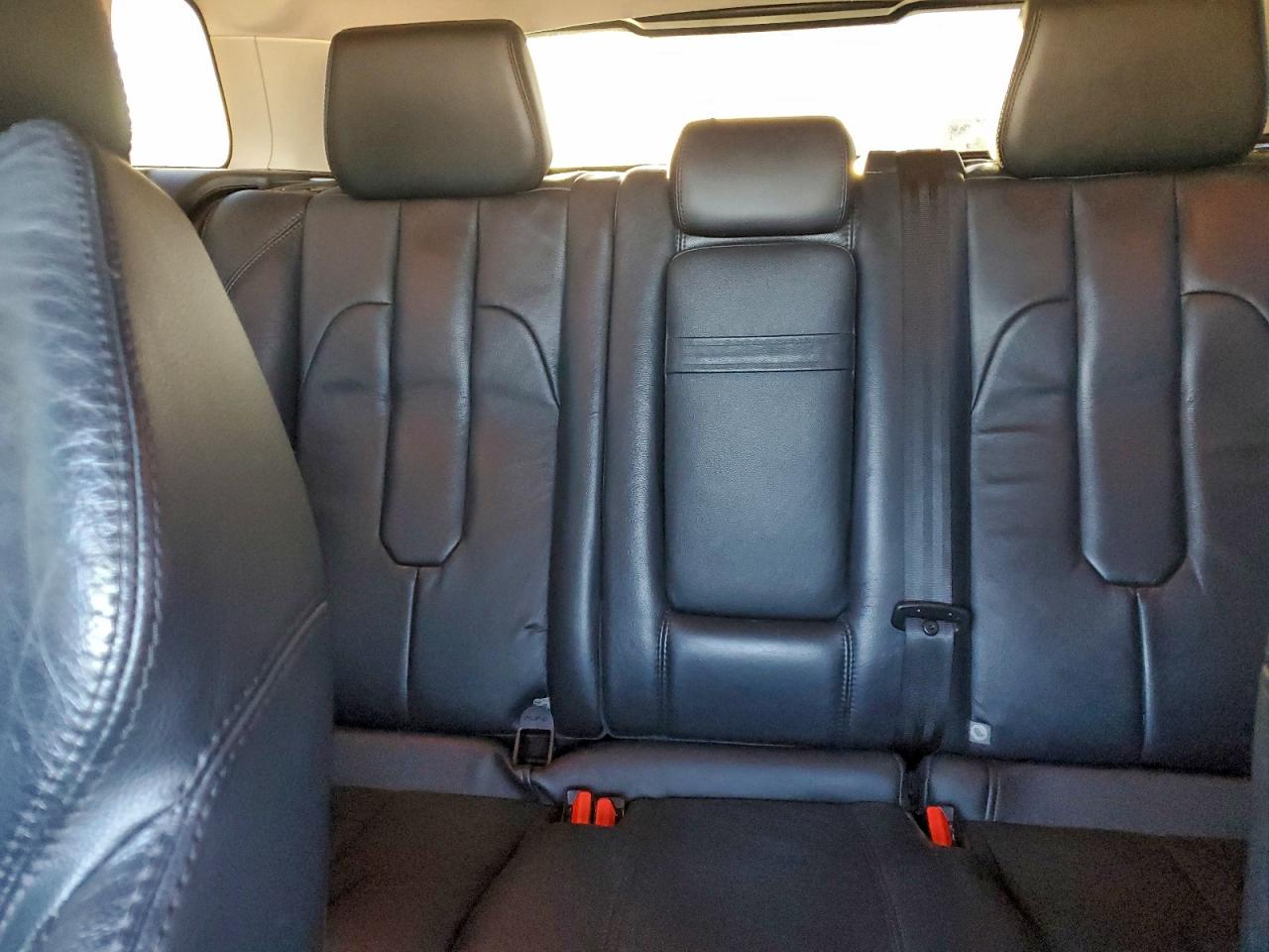 Land Rover Range Rover Pure Premium Image 5