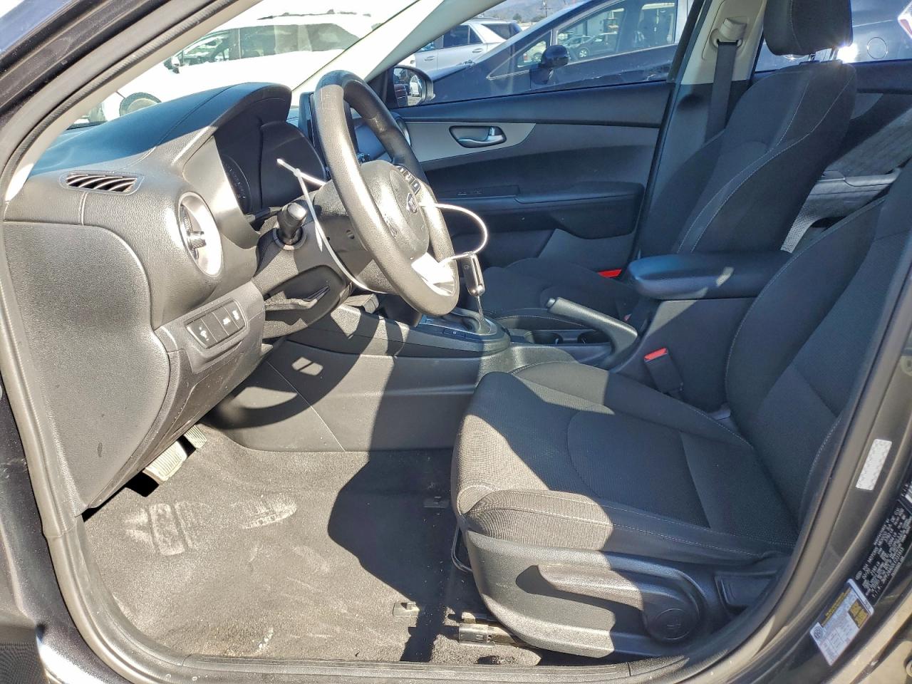 Kia Forte Fe Image 3