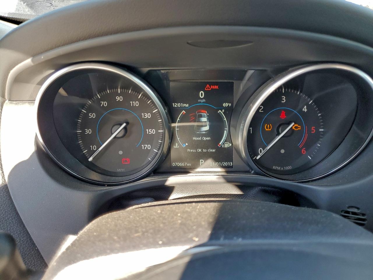 Jaguar XE Prestige Image 11