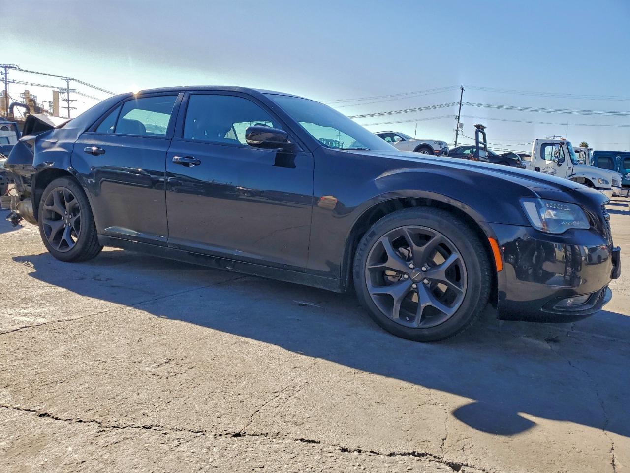 Chrysler 300 S Image 3