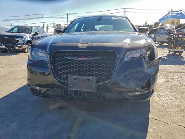 Chrysler 300 S Image 11