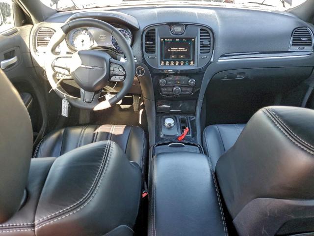 Chrysler 300 S Image 4