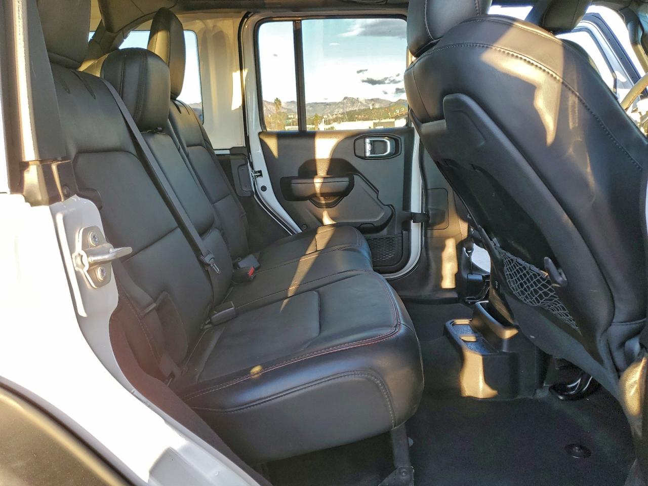 Jeep Wrangler Rubicon Image 7